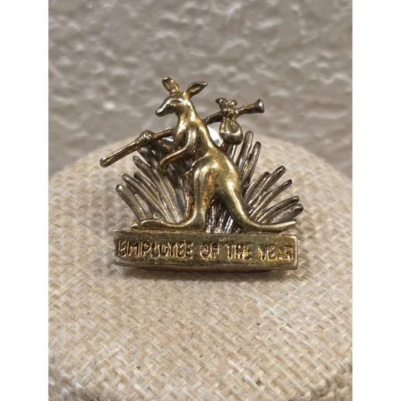 Rare Unique Sterling Silver Kangaroo Employee Of The Year Pin Brooch - Picture 3 of 8